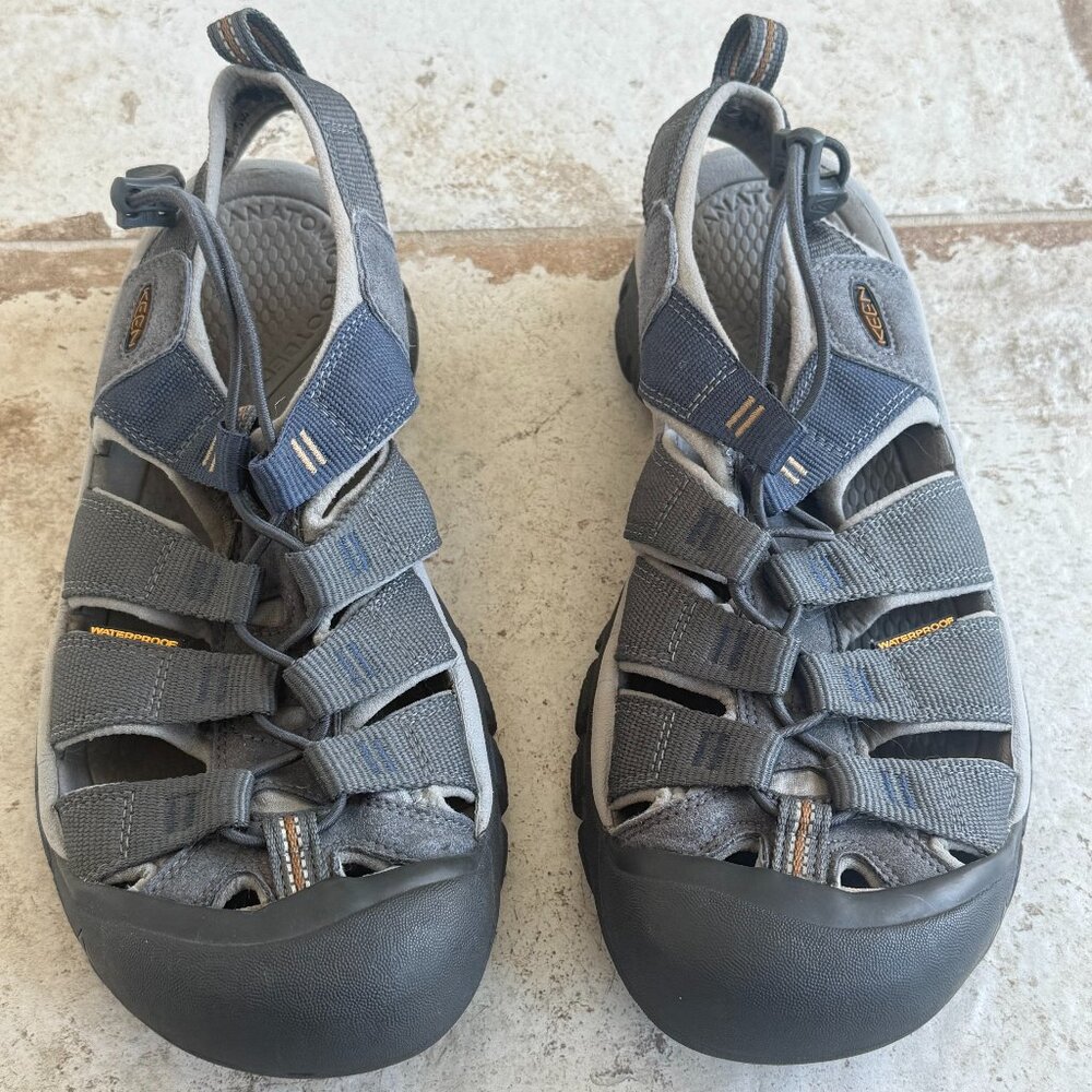 Men's Keen Newport Size 9 Charcoal